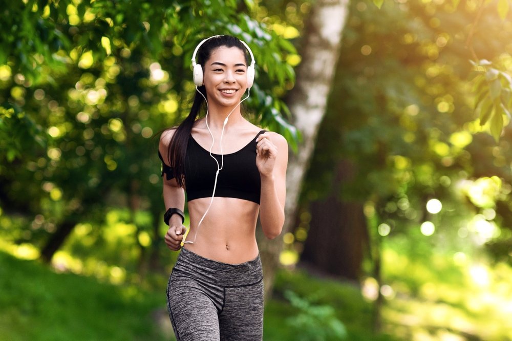 Fitness,And,Running,Concept.,Beautiful,Asian,Female,Jogging,In,Morning Aerobic exercise